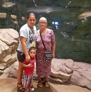 Meet your Posher, Efren